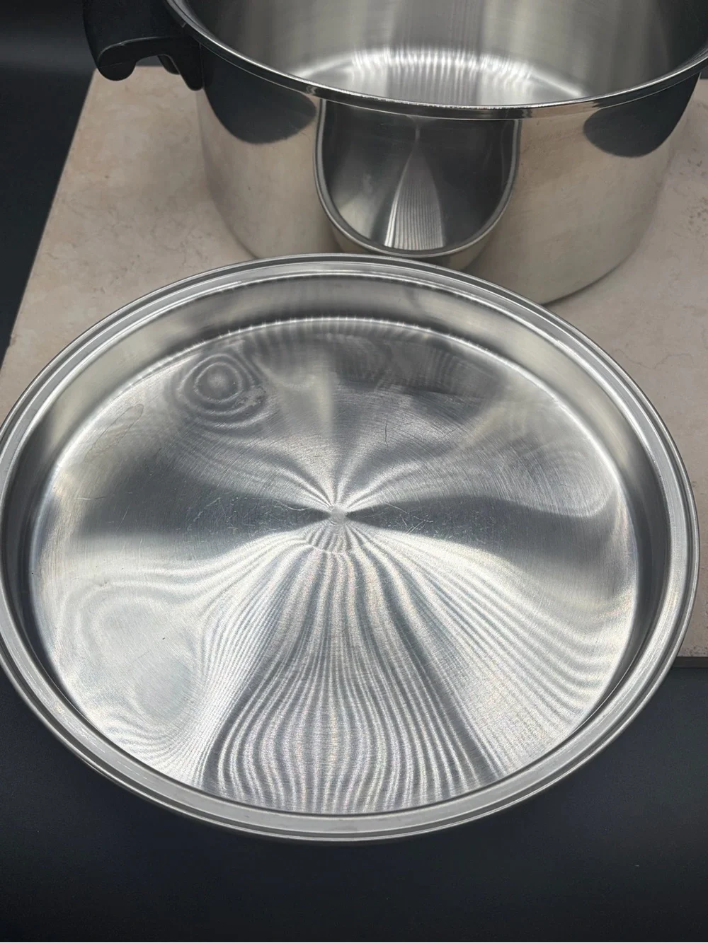 1956-1965 Regal Ware Duncan Hines 5 QT 18-8 Stainless 3-ply Dutch Oven Bakelite